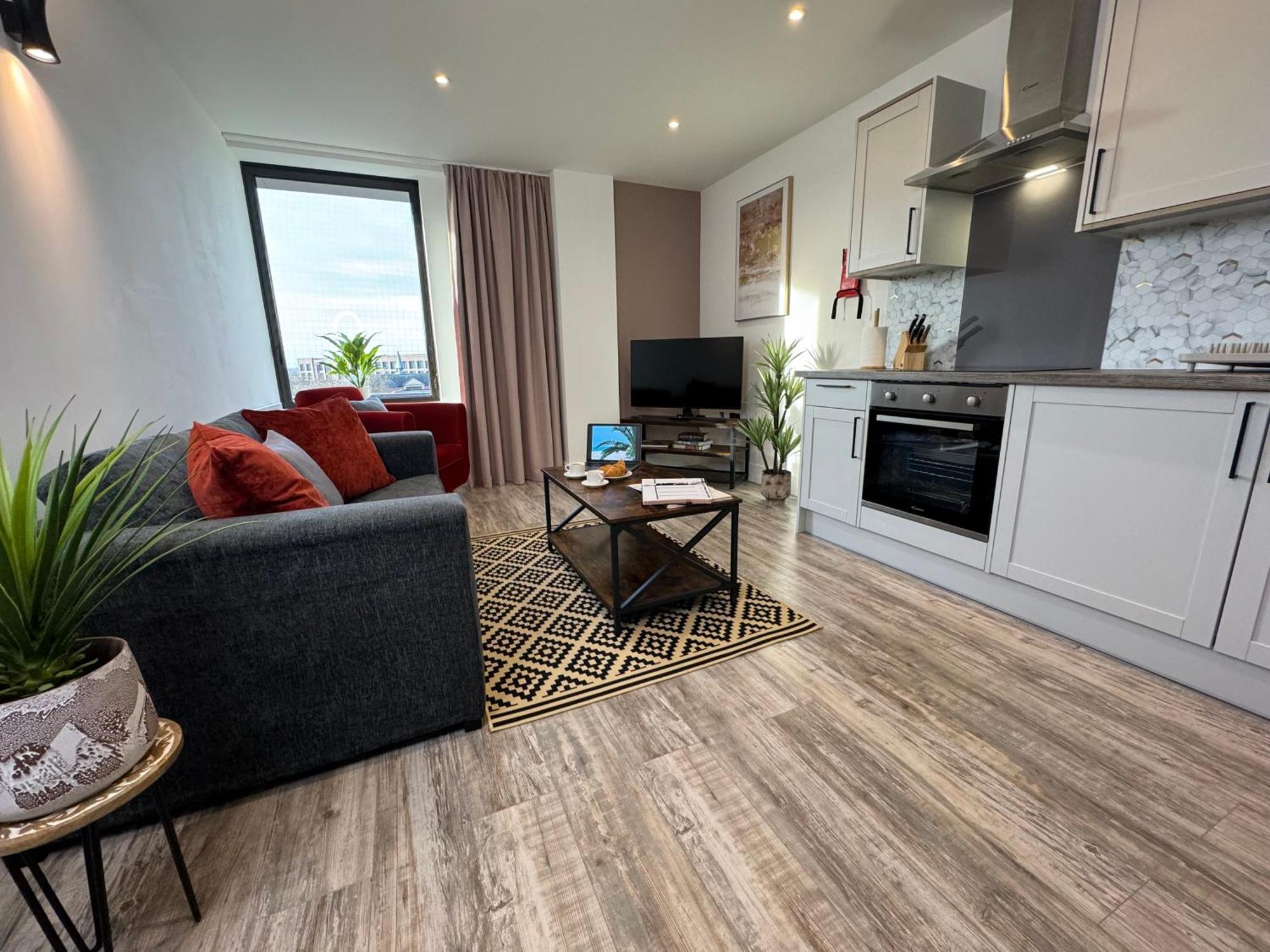Elegant One Bedroom Apartment Swindon Exterior photo